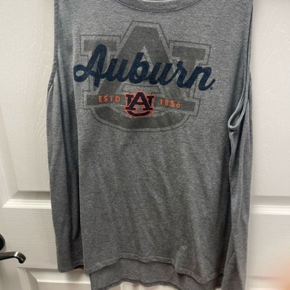 - 𝅺AUBURN university tank top Extra large national collegian great conditi…